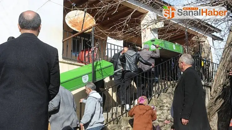 Engelli aileyi ölüm ayırdı