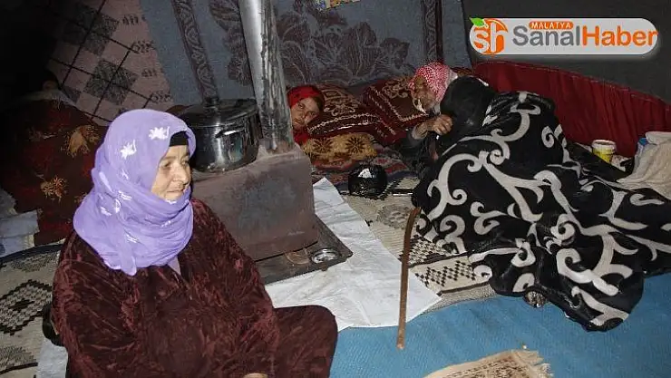 Engelli eşi ve kızlarıyla İdlib'den kaçan annenin dramı