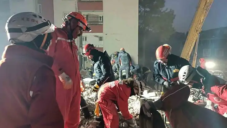 'Enkazın `kurtarıcı kadınları´'
