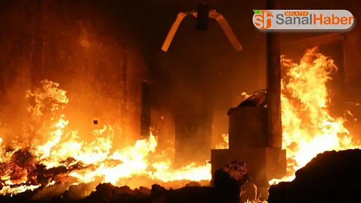 Esad rejimi ve Rus savaş uçakları İdlib'i vurdu: 3 ölü, 9 yaralı
