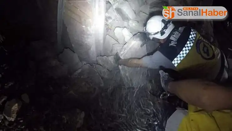 Esed rejimi İdlib'i bombaladı: 4 sivil öldü