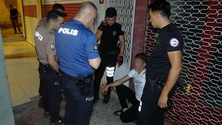 'Eşiyle alışveriş yapan kadına laf attığı iddia edilen şahsa meydan dayağı'