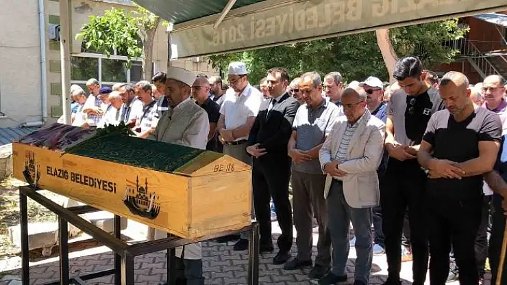 'Eski eşi tarafından 13 yerinden bıçaklanan kadın son yolculuğuna uğurlandı'
