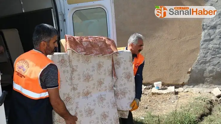 Eşyasız evde yaşayan aileye, belediyeden destek