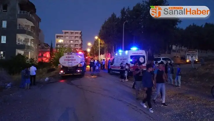 Ev yangınında 3 kişi dumandan etkilendi