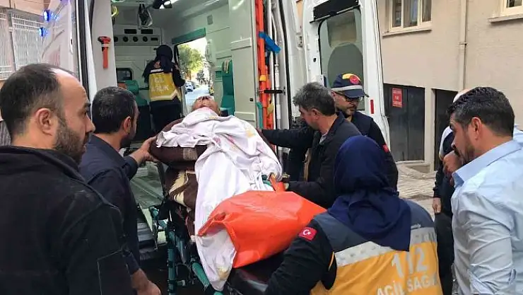 'Evinin bodrumunda kendini ateşe veren kadını komşuları söndürdü'