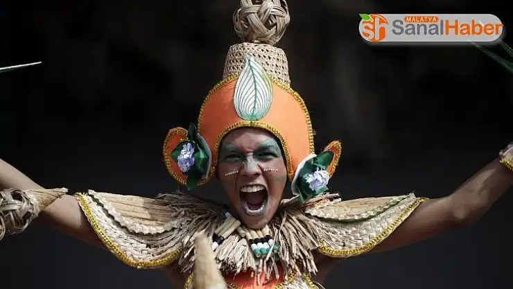 Filipinler'de su zambağı festivali coşkusu yaşanıyor