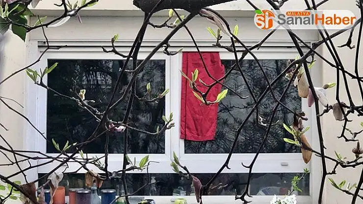 Fransa'da koronaya karşı kırmızı bez dayanışması