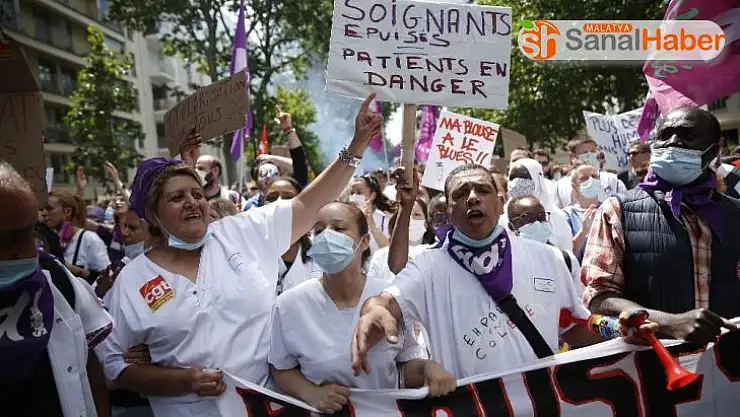 Fransa'da sağlık çalışanları yeniden sokağa indi