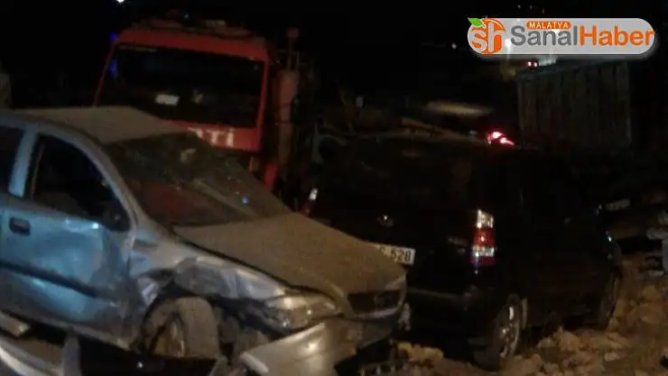 Freni boşalan kamyon, çok sayıda araca zarar verdi