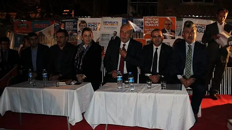 AK PARTİ´DE, 400 MİLLETVEKİLİ HEDEFİYLE ÇALIŞMALAR SÜRÜYOR