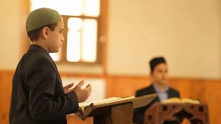 'Geleceğin hafızları tarihi camilerde yetişiyor'