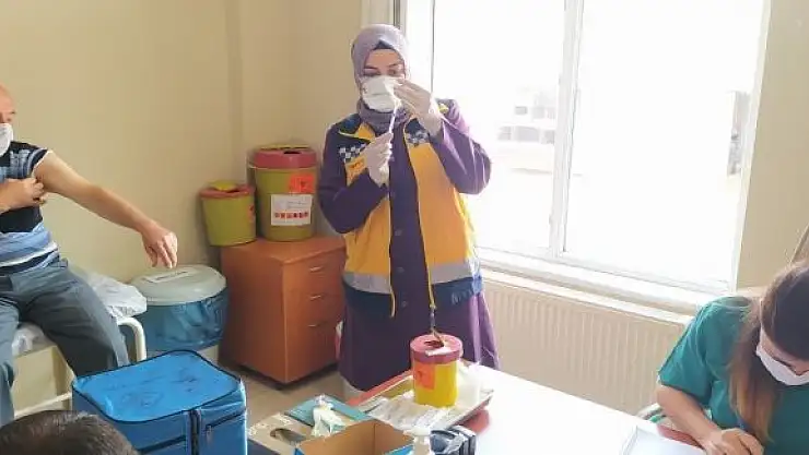 'Gemerek Devlet Hastanesinde Biontech Aşıları  Uygulanmaya Başlandı'