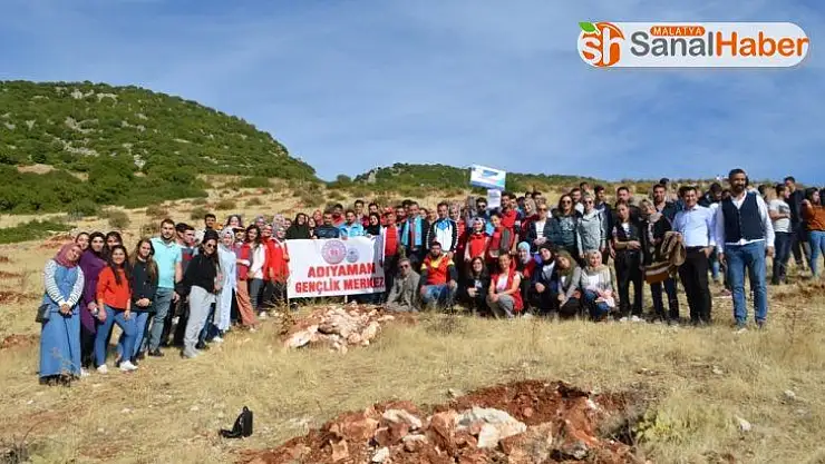 Gençler 'Daha Yeşil Bir Türkiye' için fidan dikti