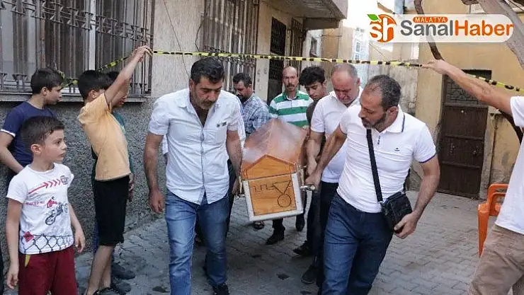 Gider borusunu tamir ederken düşüp öldü