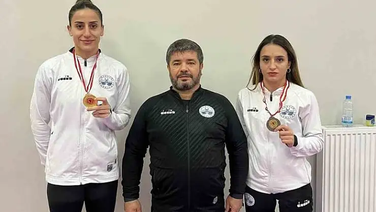 'Gizem Özerden altın madalya'