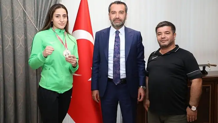 'Gizem Özer´e milli davet'
