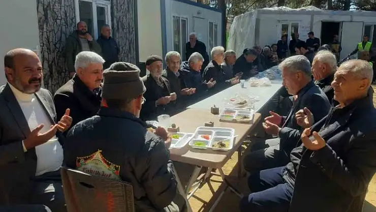 'Gölbaşı Belediyesi deprem şehitleri için mevlit okuttu'