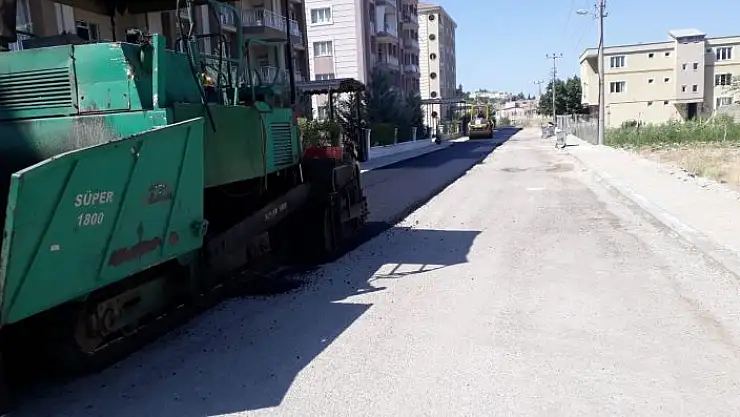 'Gölbaşı ilçesinde asfalt çalışmaları devam ediyor'