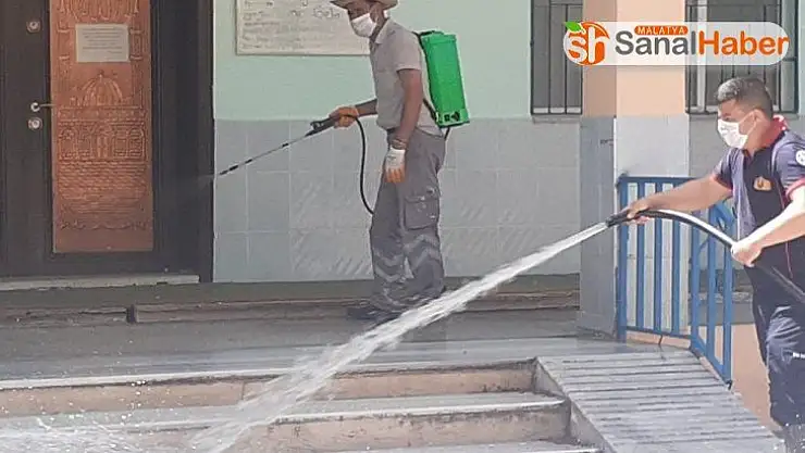 Gölbaşı ilçesinde camiler dezenfekte edildi
