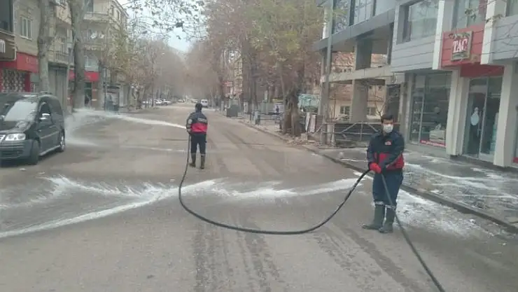 'Gölbaşı´nda dezenfekte çalışmalarına devam ediyor'
