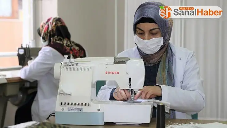 Gönüllü kursiyerlerden maske üretimine destek