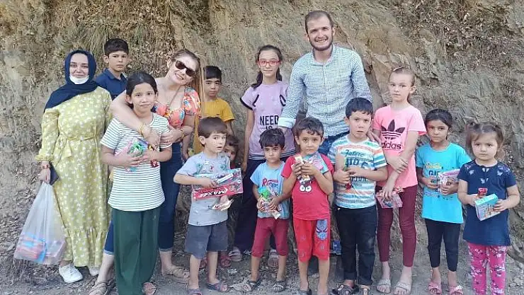 'Gönüllülerden köy çocuklarına oyuncak sürprizi'