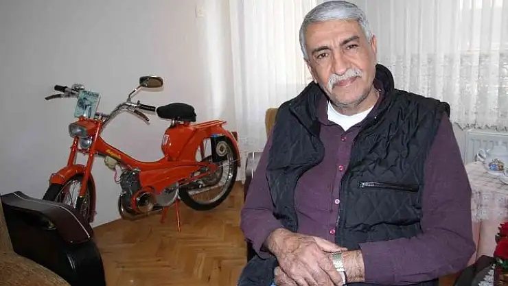 'Gözü gibi baktığı motorunu evinin odasında muhafaza ediyor'