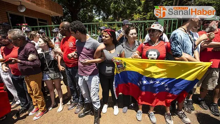 Guaido yanlıları Venezuela'nın Brezilya'daki büyükelçiliğini bastı