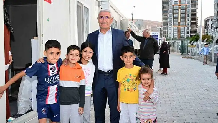 'Güder, depremzede çocukları yalnız bırakmıyor'