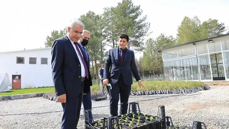 'Güder, özel sera alanında incelemelerde bulundu'