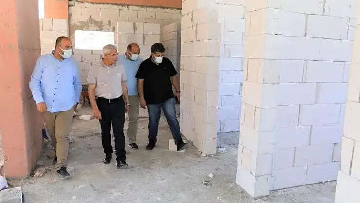 'Güder semt kütüphanesini inceledi'