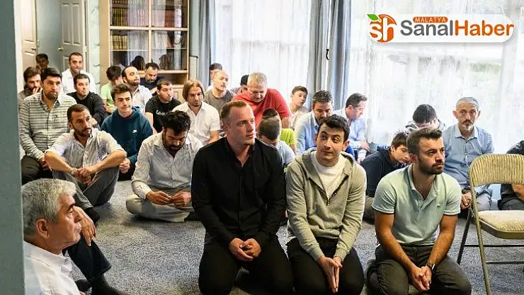 Güney California'da yaşayan Türkler, bayram namazında bir araya geldi