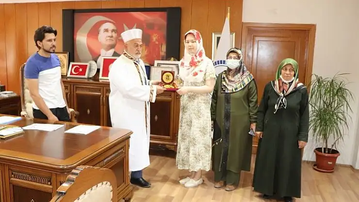 'Güney Koreli Yoonsun Ya Müslüman olup Ayşe ismini aldı'