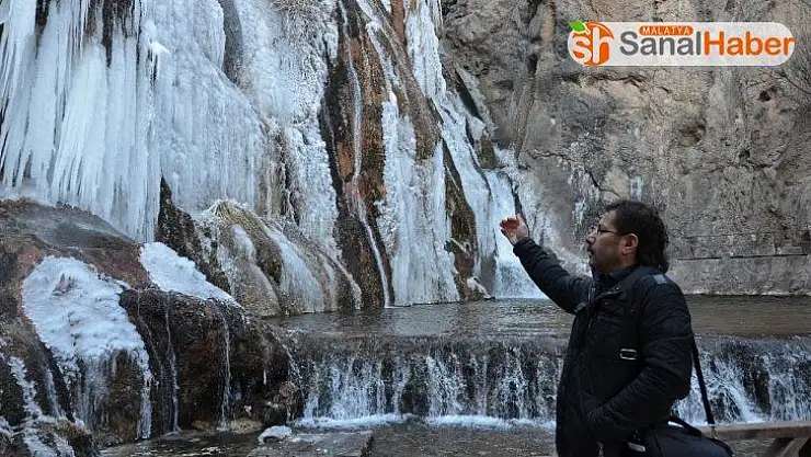 Malatya Gürpınar Şelalesi buz tuttu
