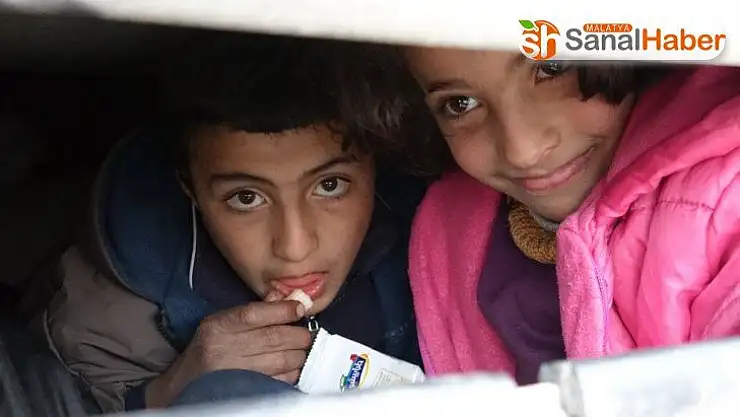 Halep'ten kaçan siviller hayatta kalmaya çalışıyor