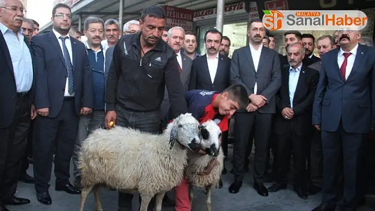 Harekata katılan Mehmetçik için kurban kesildi, dua edildi