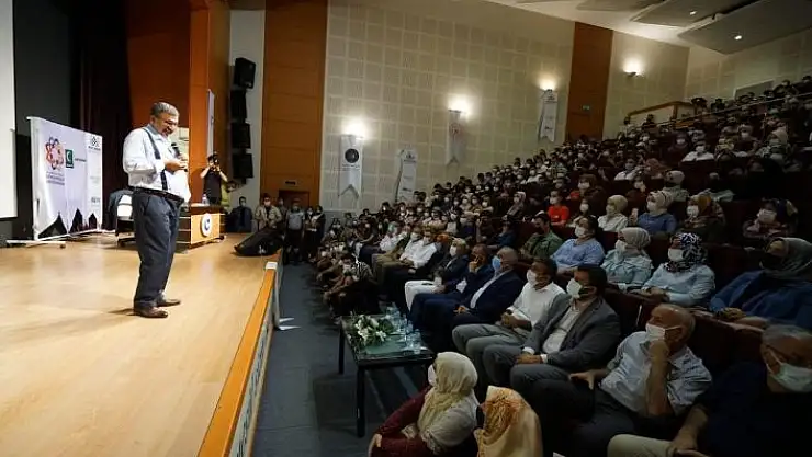 'Hayati İnanç´tan `Nesl-i Şahane´ konferansı'