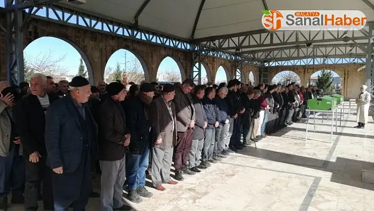 Hayatını kaybeden anne ve kızı yan yana defnedildi