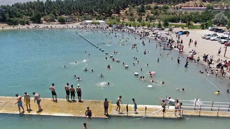 'Hazar Gölü´ndeki plajlar Ege ve Akdeniz´i aratmıyor'