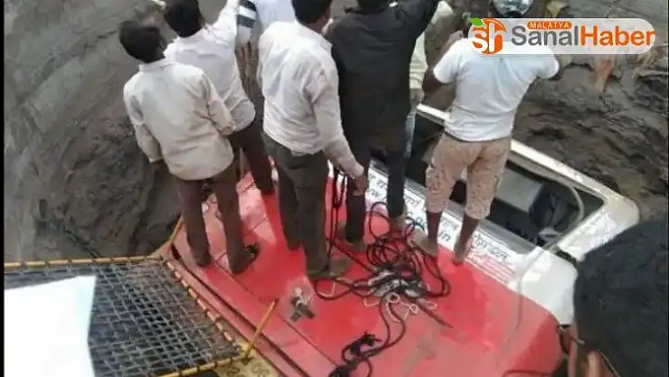 Hindistan'da kaza yapan otobüs çukura düştü: 27 ölü, 32 yaralı