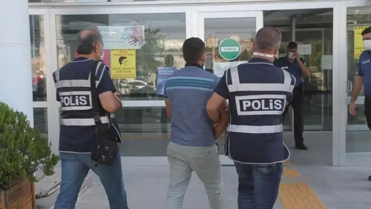 'Hırsız kuaföre girdi, ne bulduysa çaldı ama yakalanmaktan kurtulamadı'