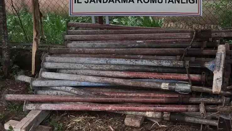 'Hırsızlık zanlıları jandarmadan kaçamadı'