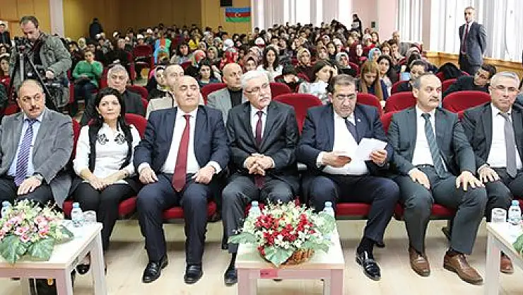 'Azerbaycanlı Heyet, Panelde Hocalı Katliamı''nı Anlattı'''