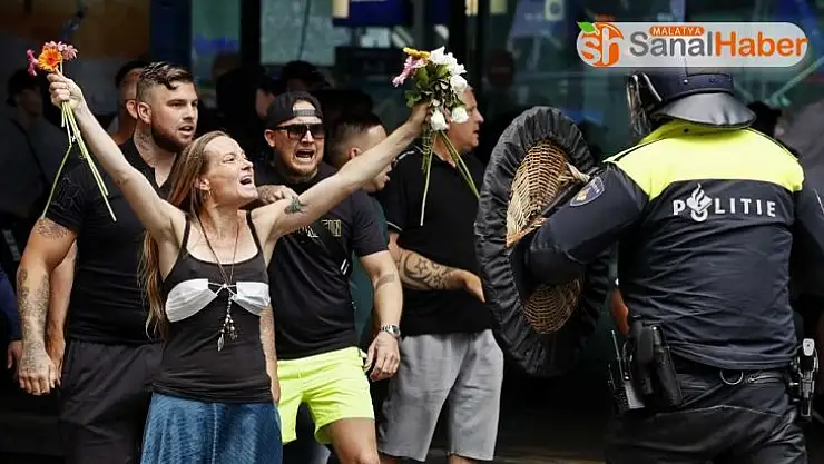 Hollanda'da korona kısıtlamaları protesto edildi