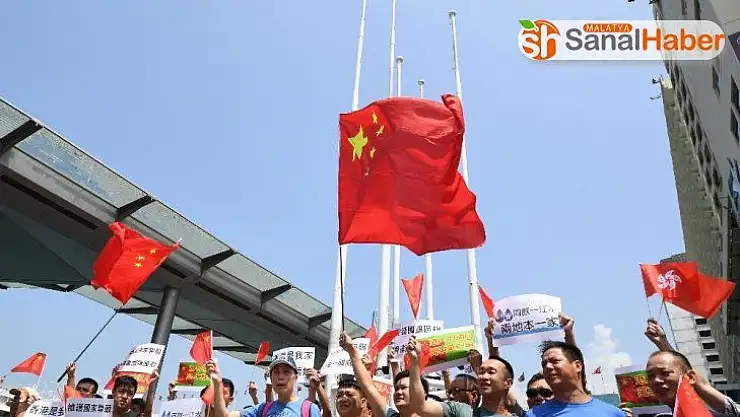 Hong Kong'da Çin yanlıları gösteri düzenledi
