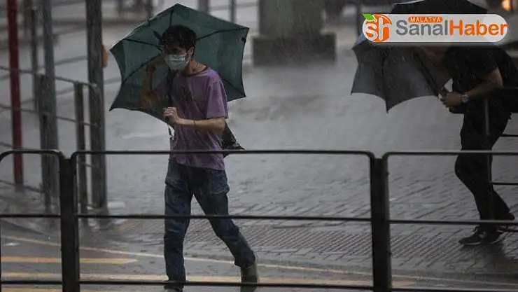 Hong Kong'da tayfun alarmı