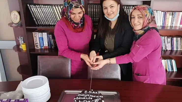 'Huzurevinde kadınlar günü kutlandı'