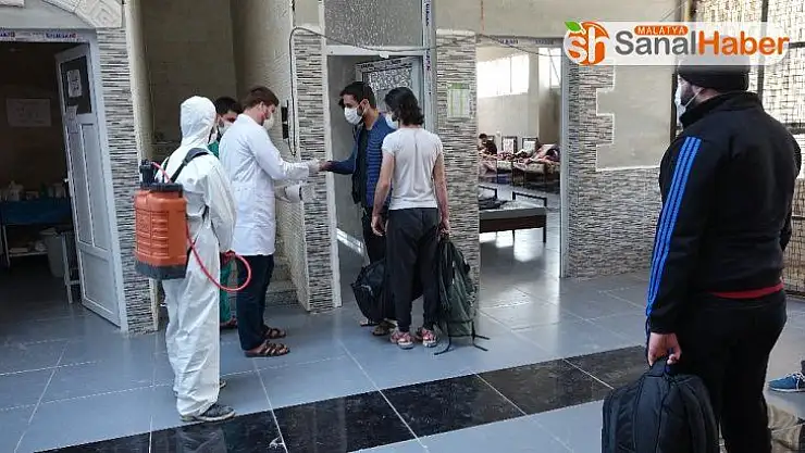 İdlib'e gelenler 14 gün karantina merkezinde kalıyor