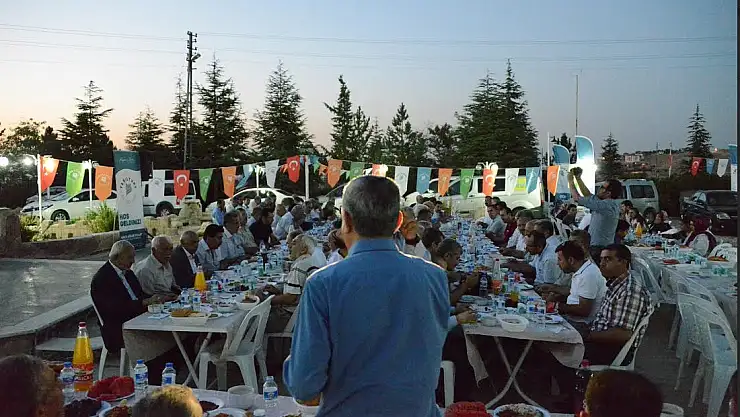 'BAŞKAN POLAT, SİVİL TOPLUM KURUŞLARI TOPLUMUN YÖNÜNÜ BELİRLEYEN UNSURLAR'''''